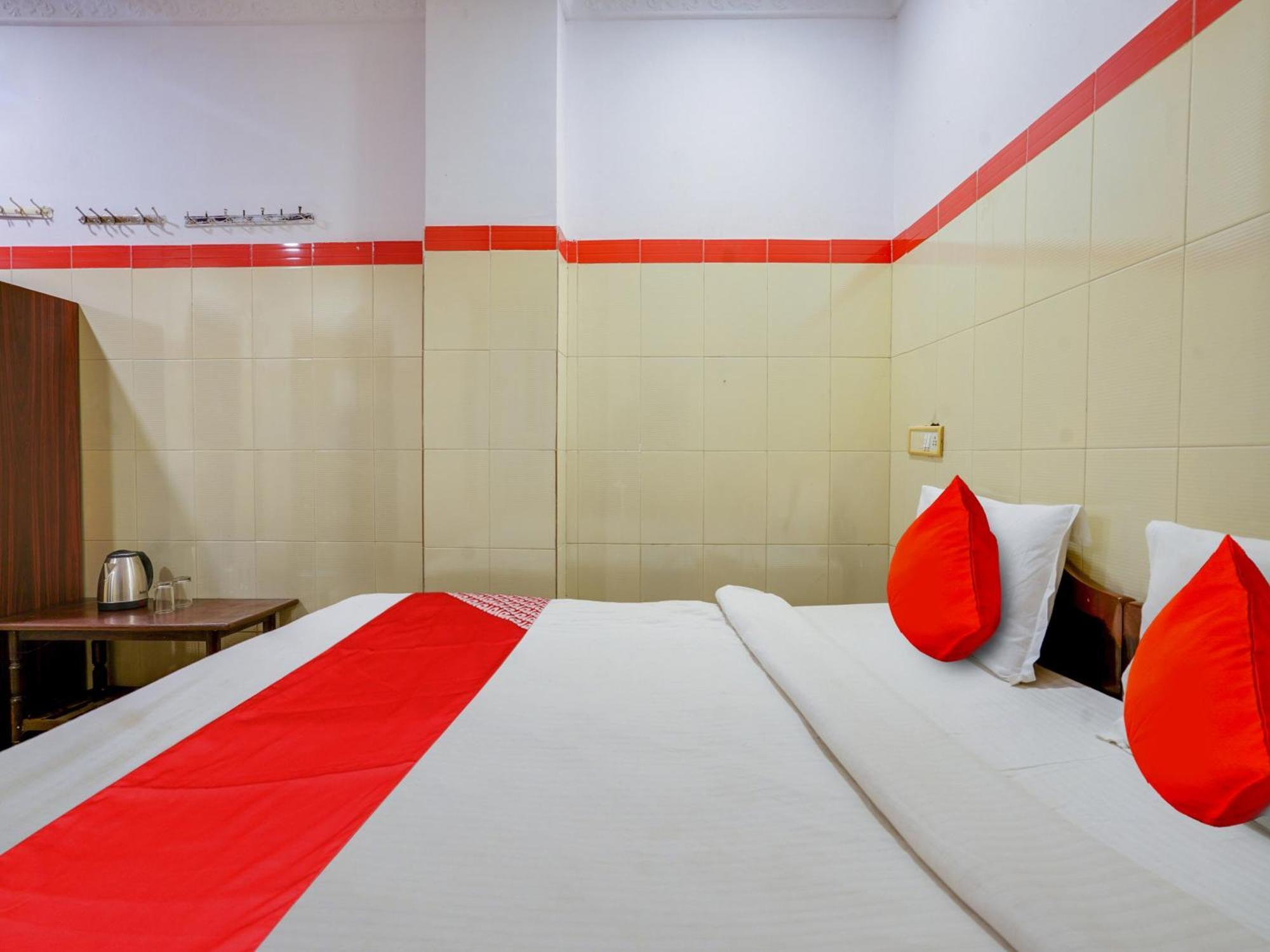 Hotel O Siro Inn Шамшабад Екстериор снимка