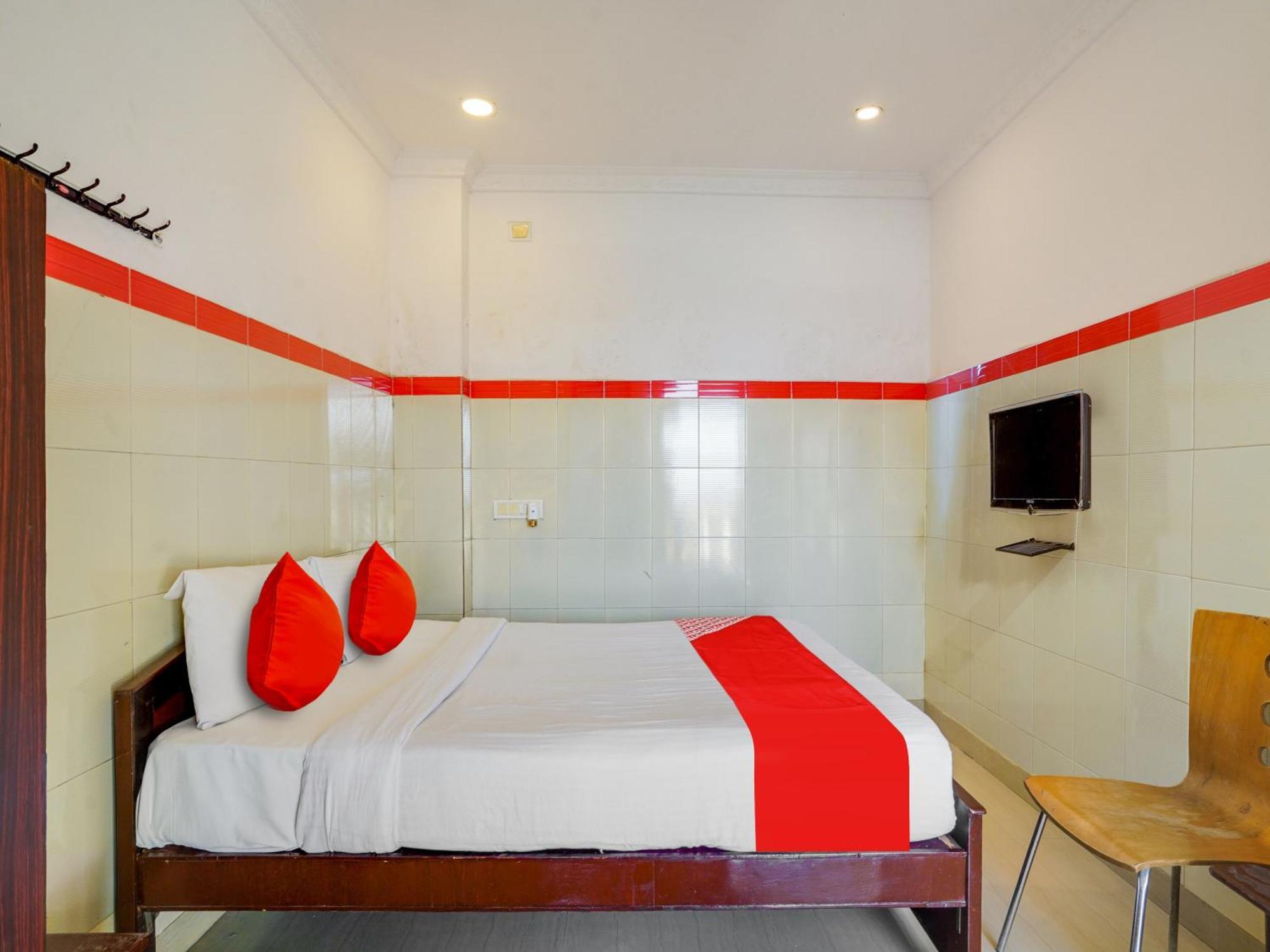 Hotel O Siro Inn Шамшабад Екстериор снимка