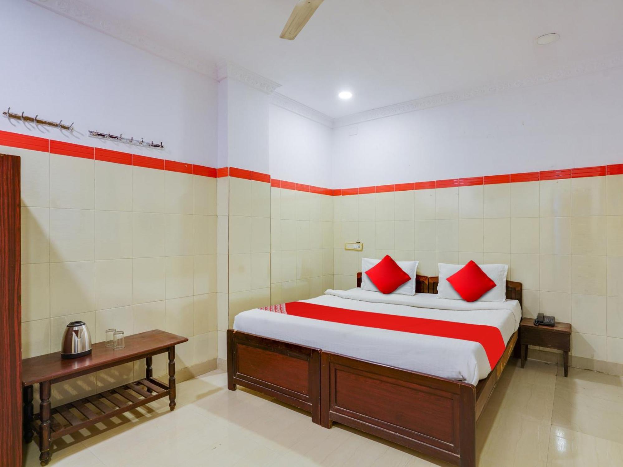 Hotel O Siro Inn Шамшабад Екстериор снимка