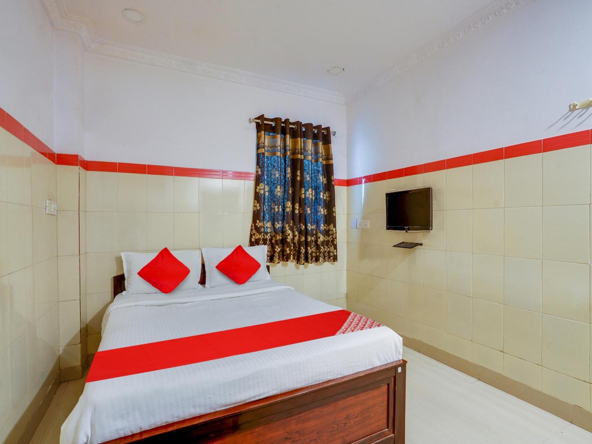 Hotel O Siro Inn Шамшабад Екстериор снимка