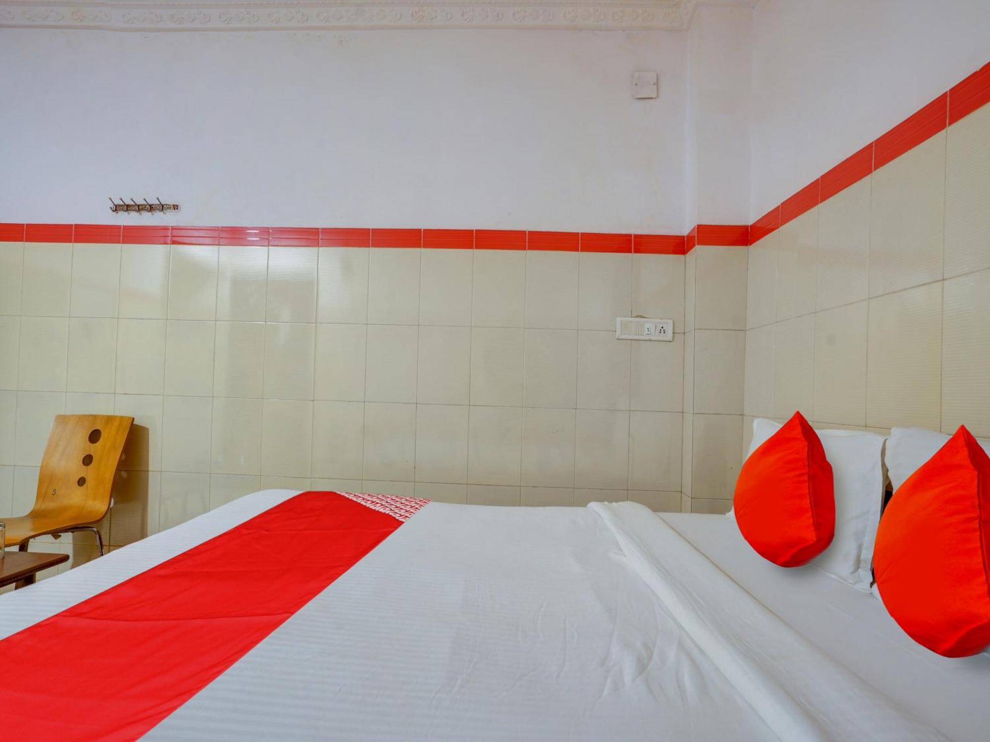 Hotel O Siro Inn Шамшабад Екстериор снимка