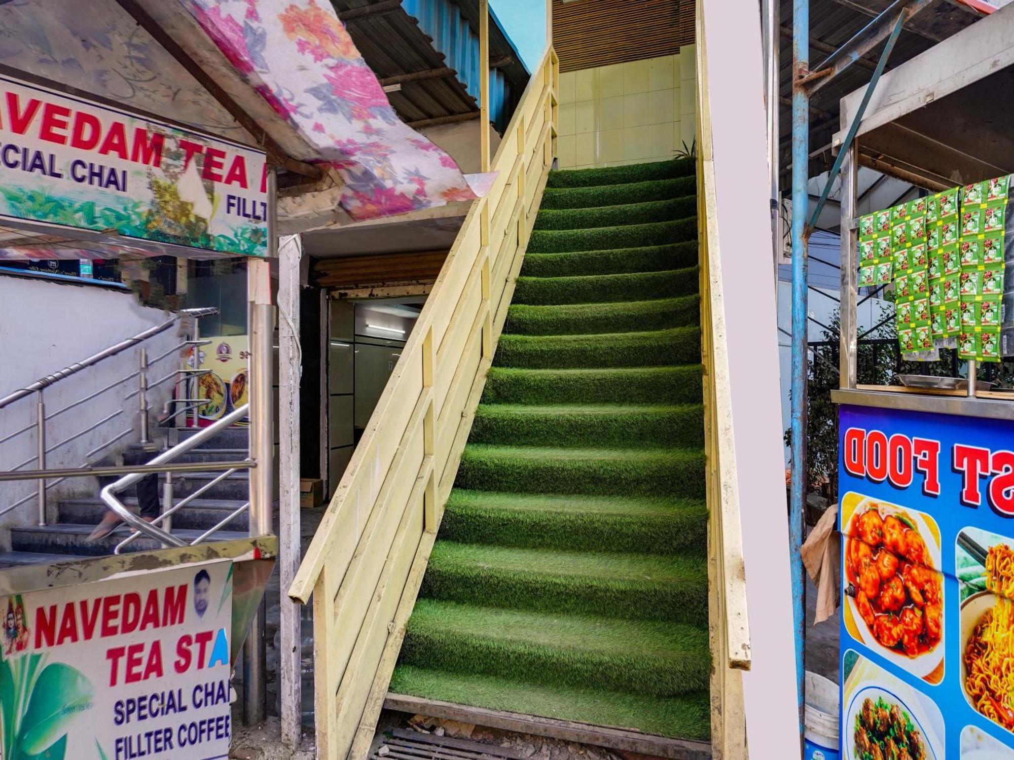 Hotel O Siro Inn Шамшабад Екстериор снимка