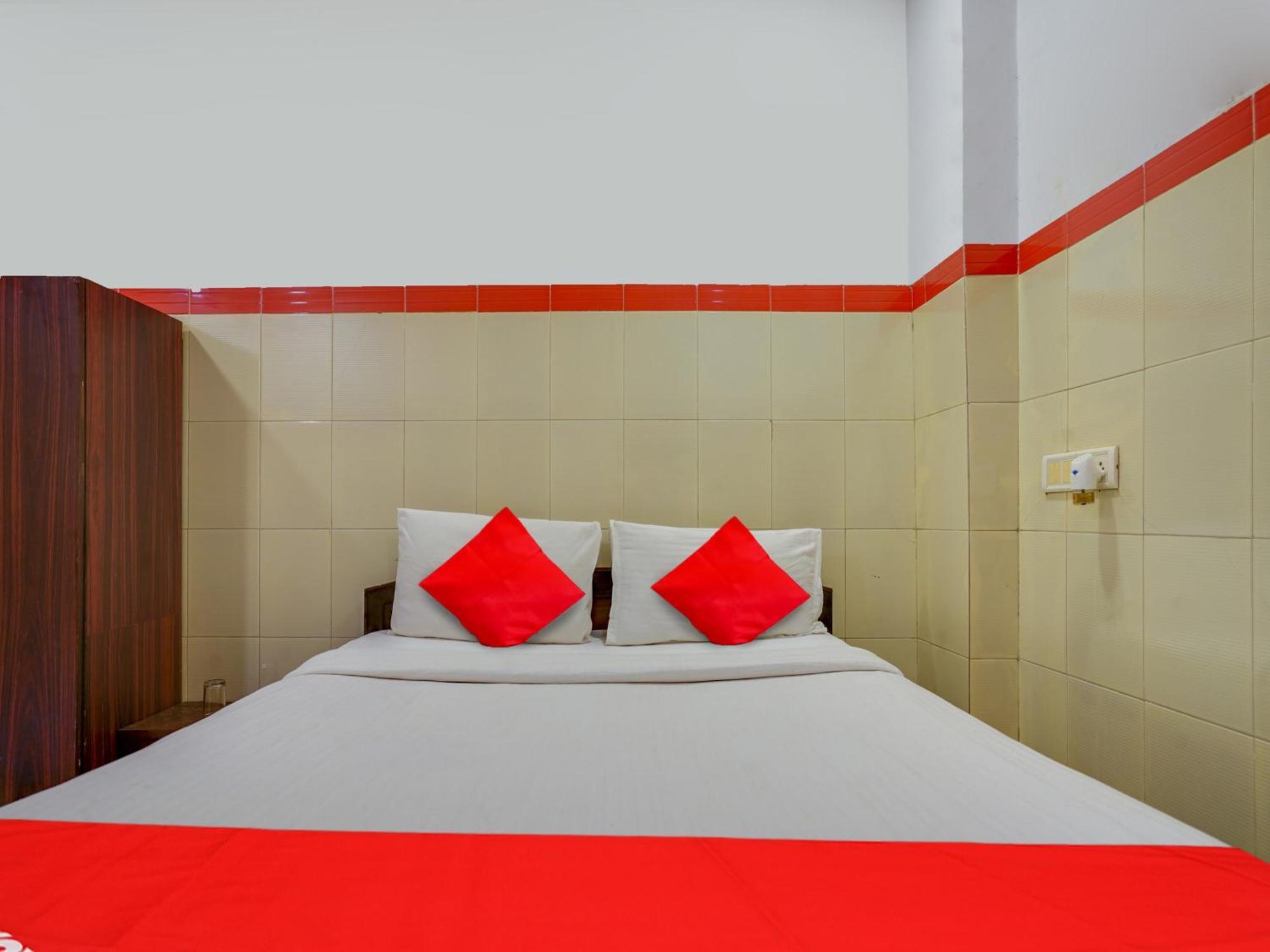 Hotel O Siro Inn Шамшабад Екстериор снимка